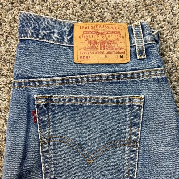Vintage Levi's‎ 505 Women's 31x32 Jeans Lower Rise Straight Leg Blue Denim 00s - Picture 10 of 10